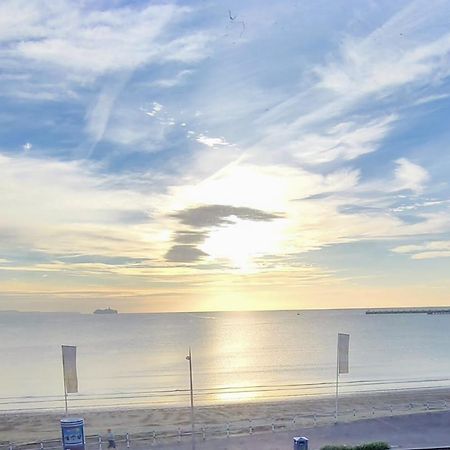Sunrise View - Beachfront Apartment, Weymouth Exteriör bild
